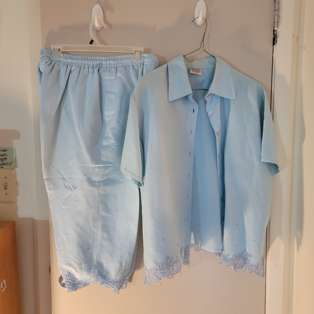 Capri pants set - Picture 4 of 6